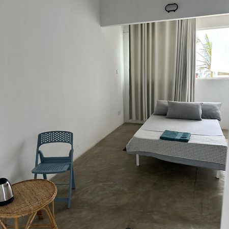 Dip N Doze Hostel Ahangama Buitenkant foto