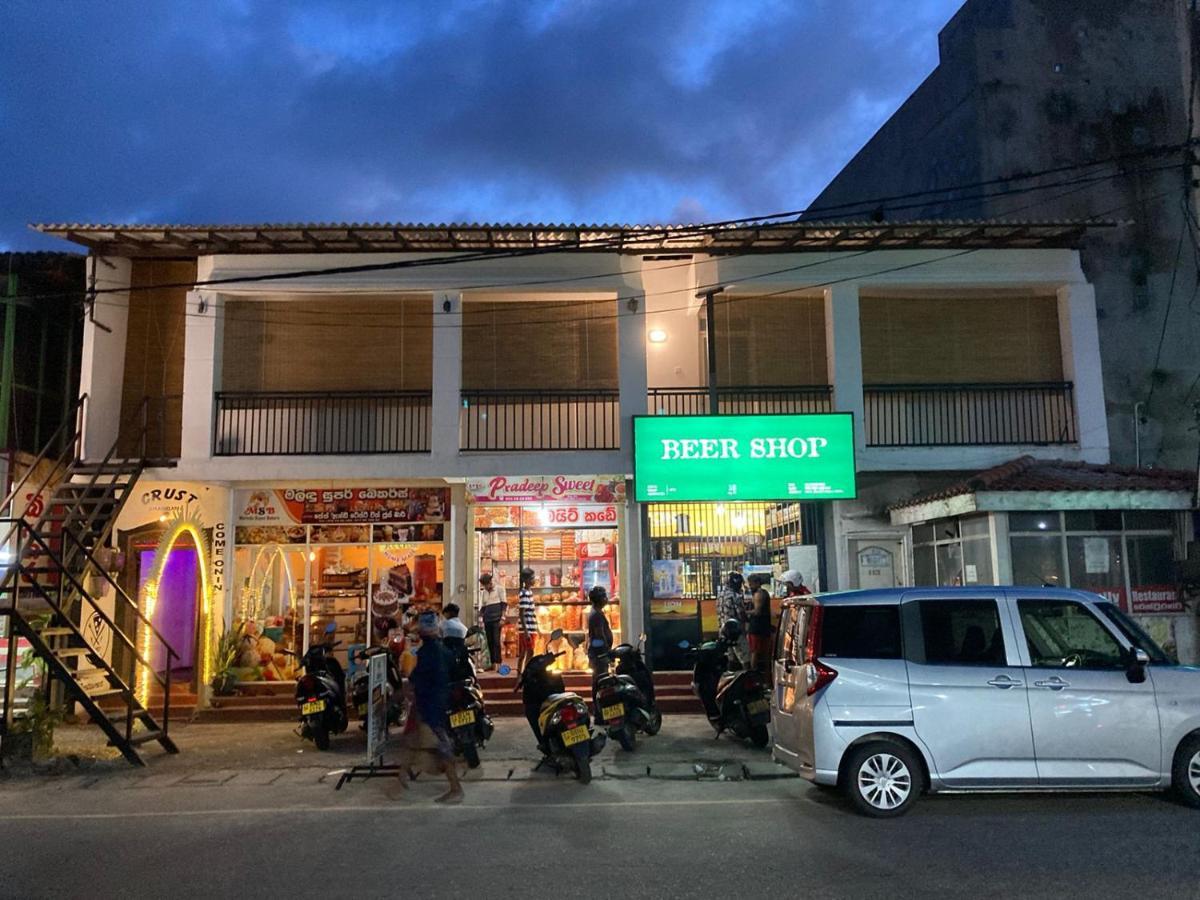 Dip N Doze Hostel Ahangama Buitenkant foto