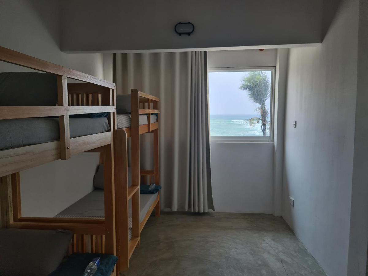 Dip N Doze Hostel Ahangama Buitenkant foto