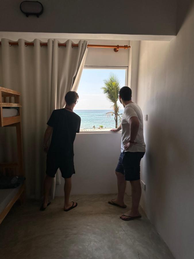 Dip N Doze Hostel Ahangama Buitenkant foto