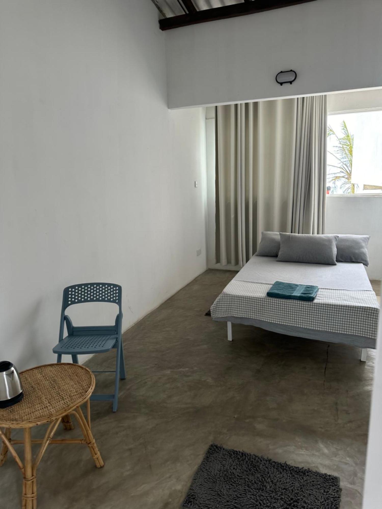 Dip N Doze Hostel Ahangama Buitenkant foto