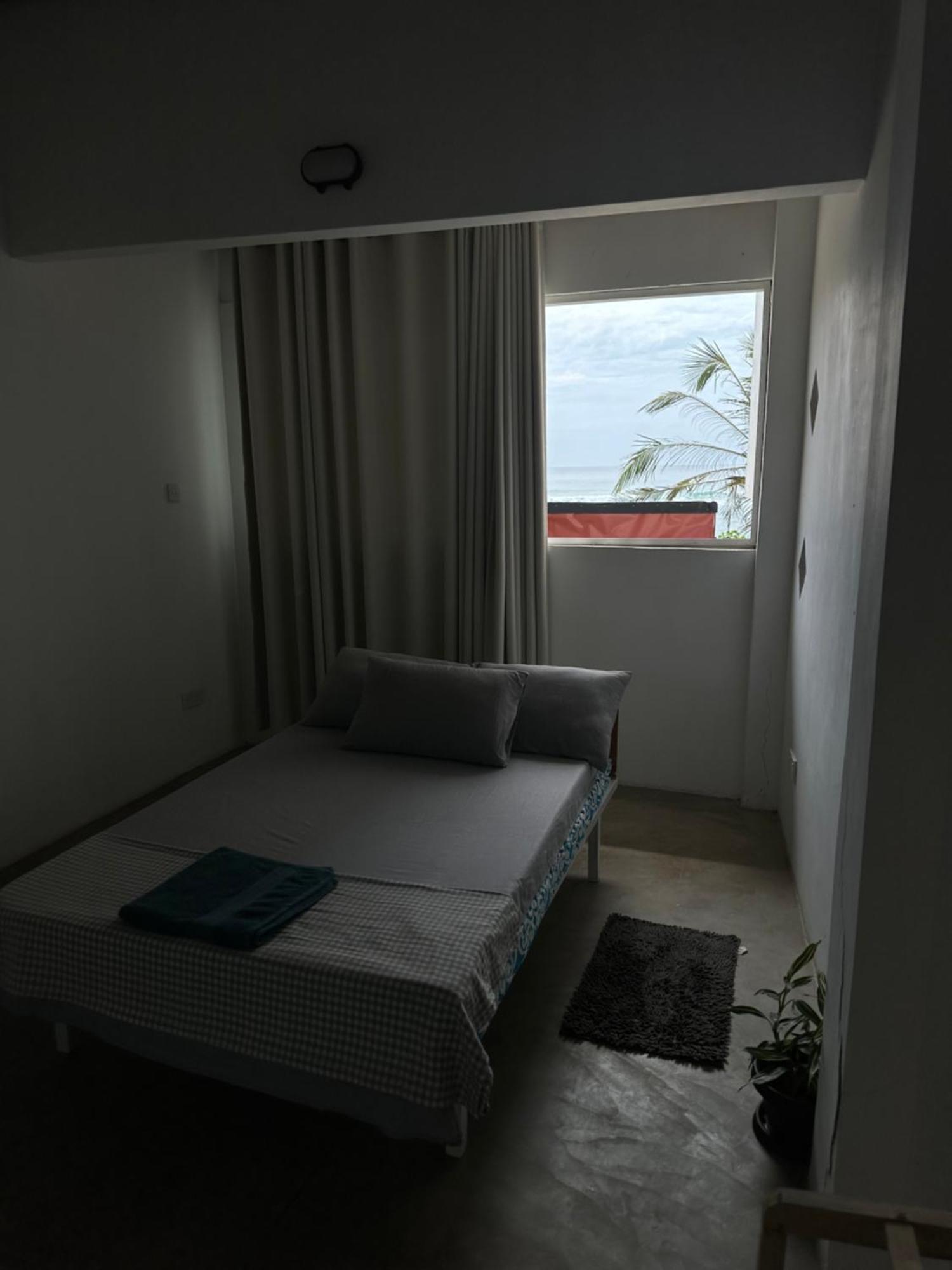 Dip N Doze Hostel Ahangama Buitenkant foto