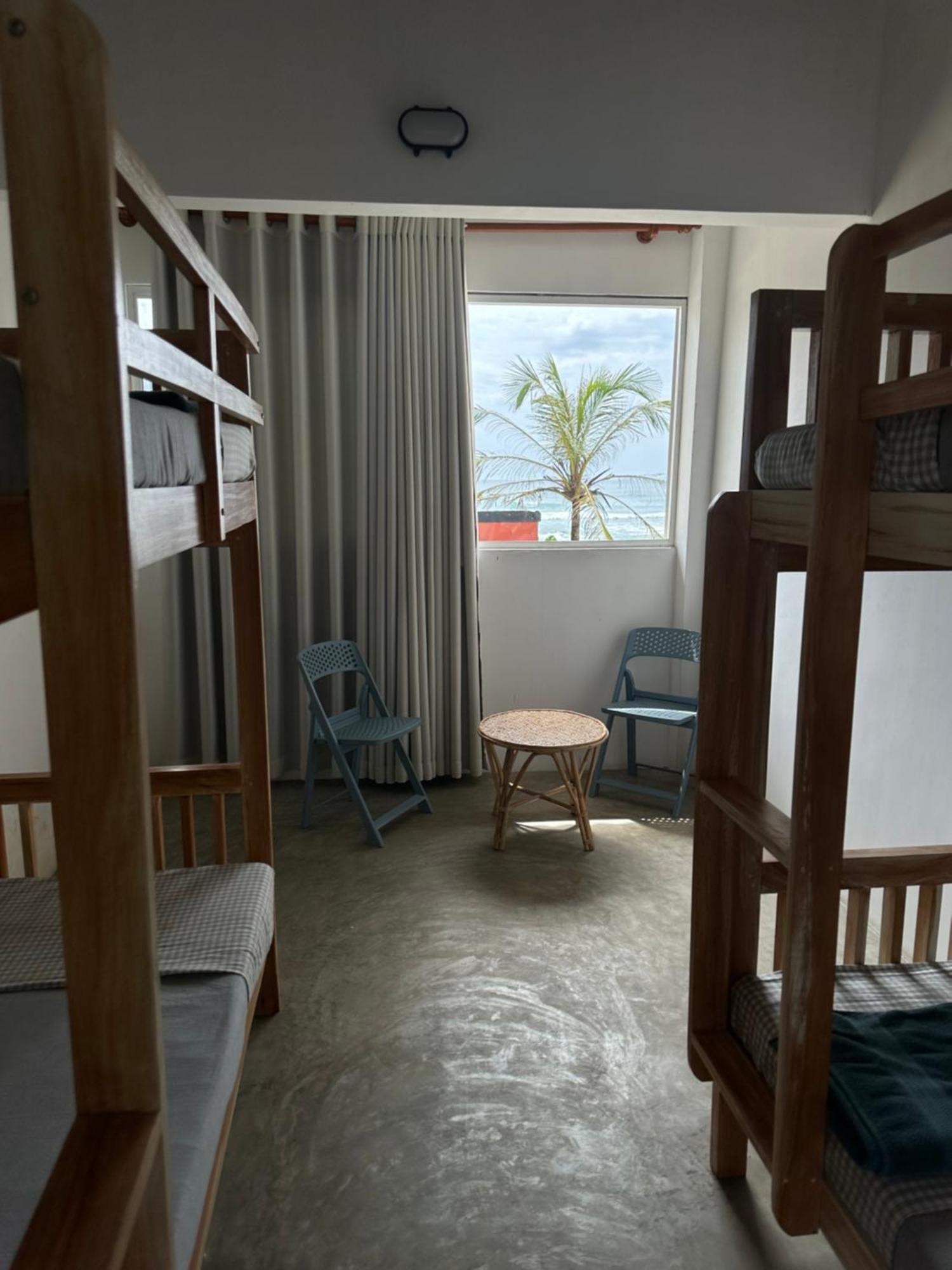 Dip N Doze Hostel Ahangama Buitenkant foto